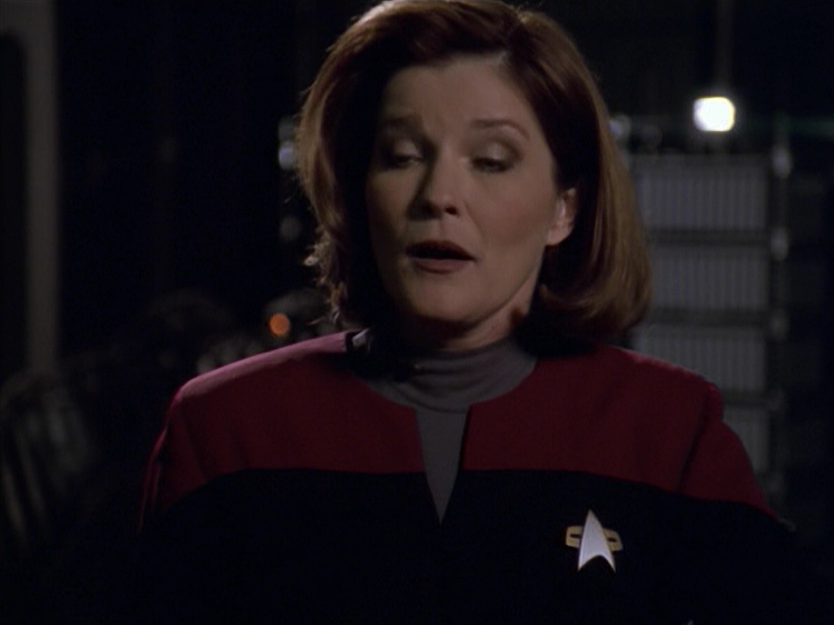 ariane179254_StarTrekVoyager_5x15_5x16_DarkFrontier_0503.jpg