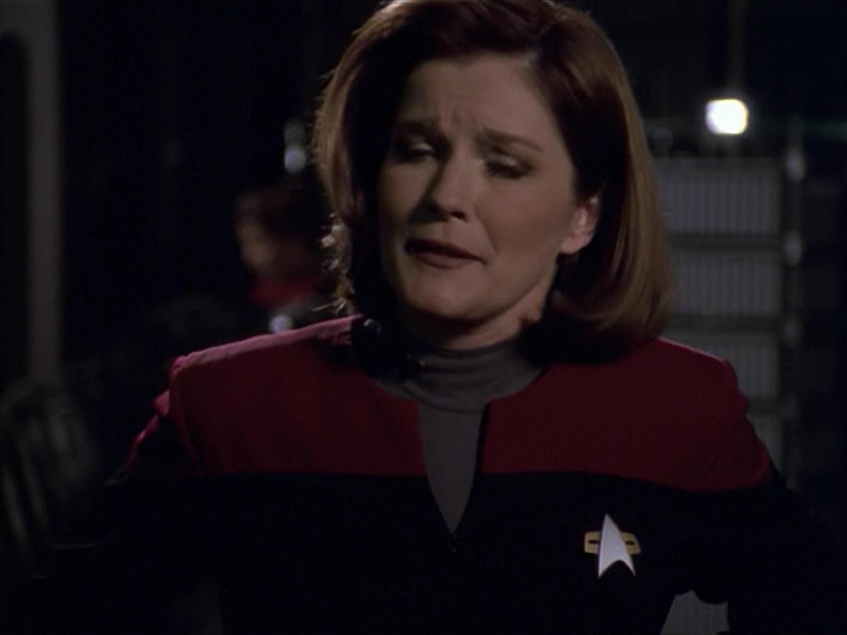 ariane179254_StarTrekVoyager_5x15_5x16_DarkFrontier_0504.jpg