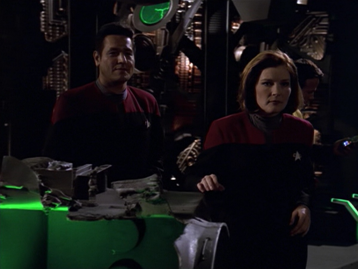 ariane179254_StarTrekVoyager_5x15_5x16_DarkFrontier_0511.jpg