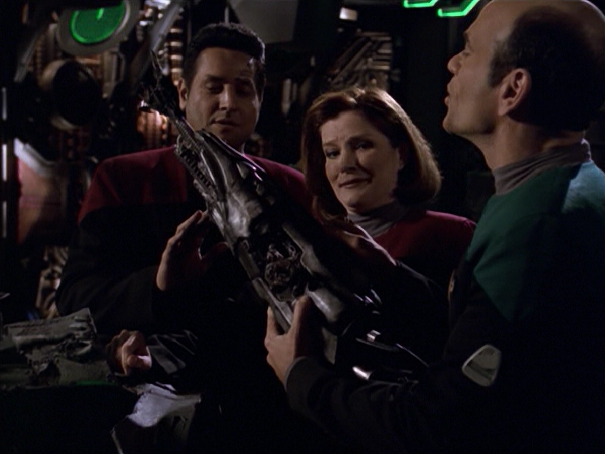 ariane179254_StarTrekVoyager_5x15_5x16_DarkFrontier_0521.jpg