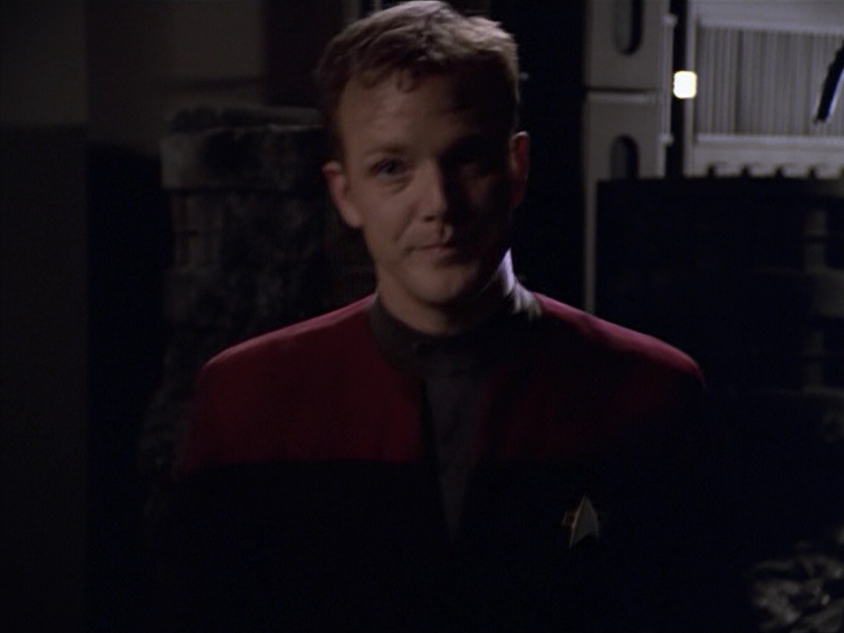 ariane179254_StarTrekVoyager_5x15_5x16_DarkFrontier_0526.jpg