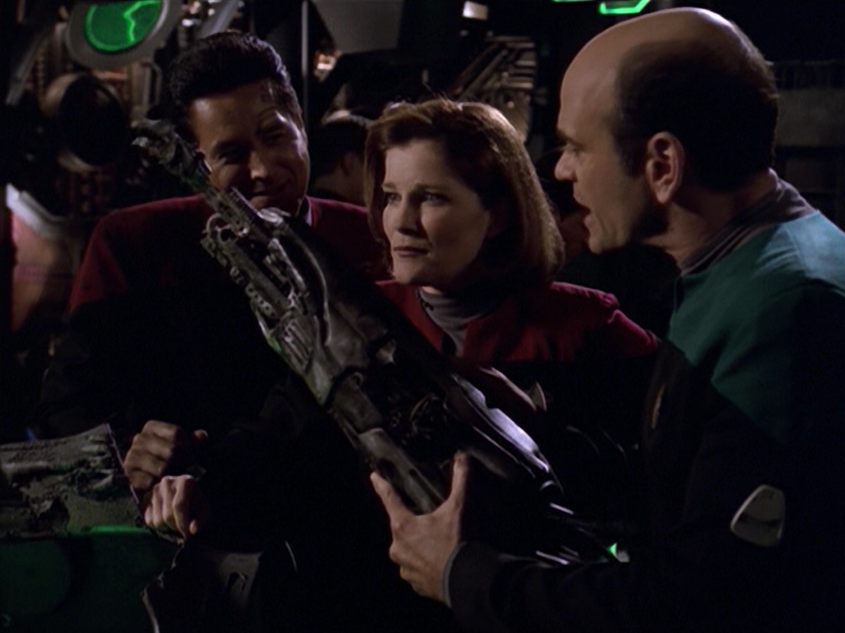 ariane179254_StarTrekVoyager_5x15_5x16_DarkFrontier_0531.jpg