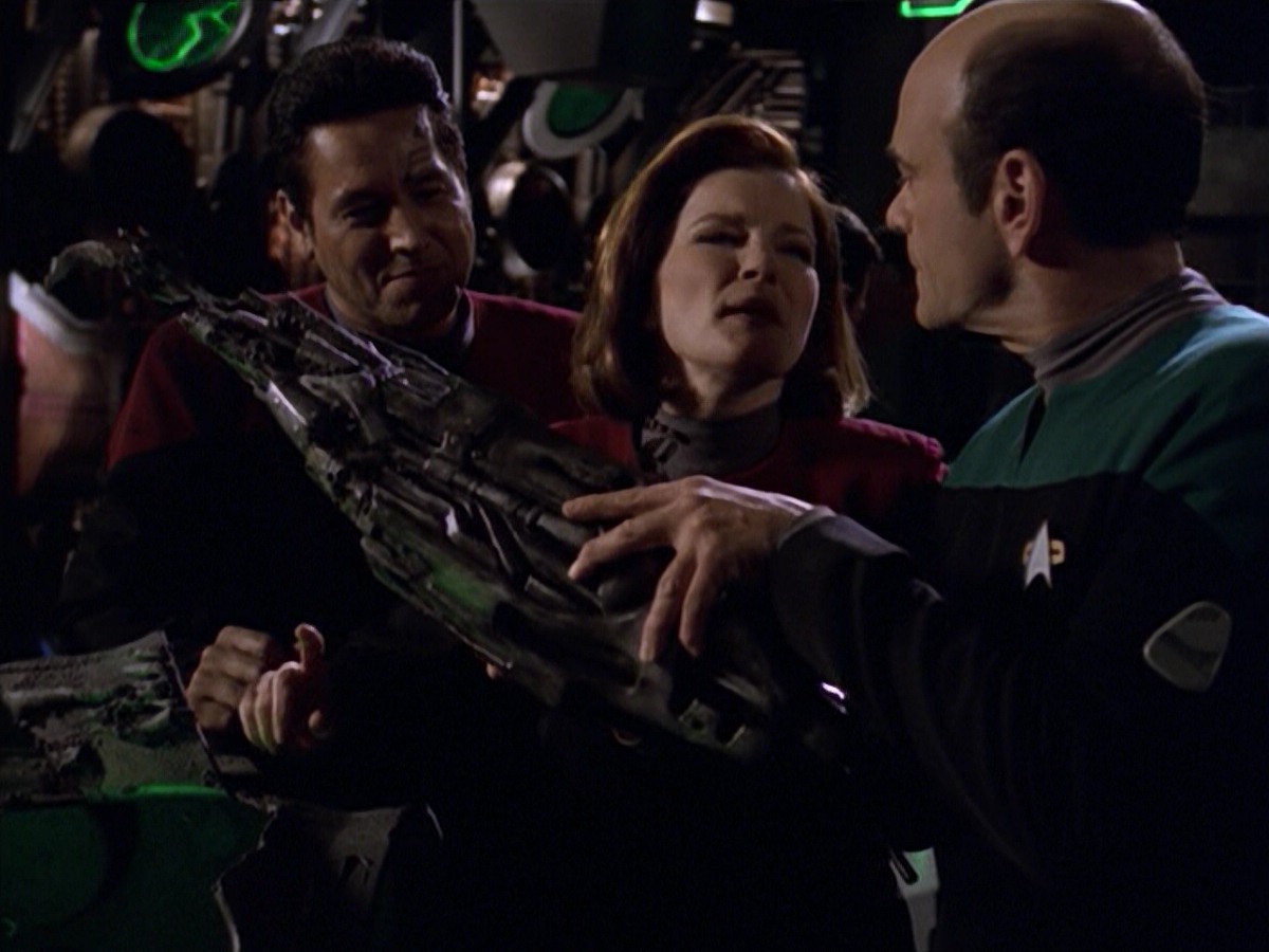 ariane179254_StarTrekVoyager_5x15_5x16_DarkFrontier_0534.jpg