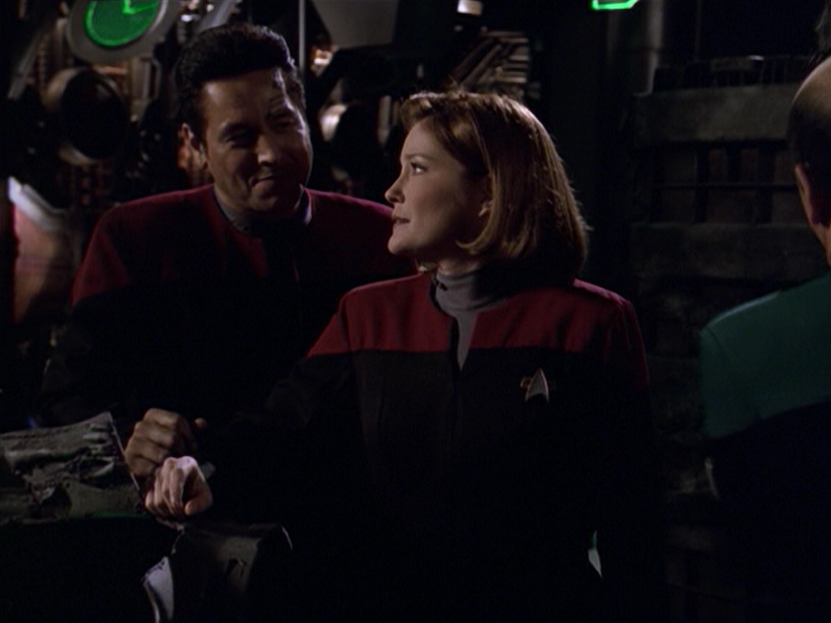 ariane179254_StarTrekVoyager_5x15_5x16_DarkFrontier_0539.jpg