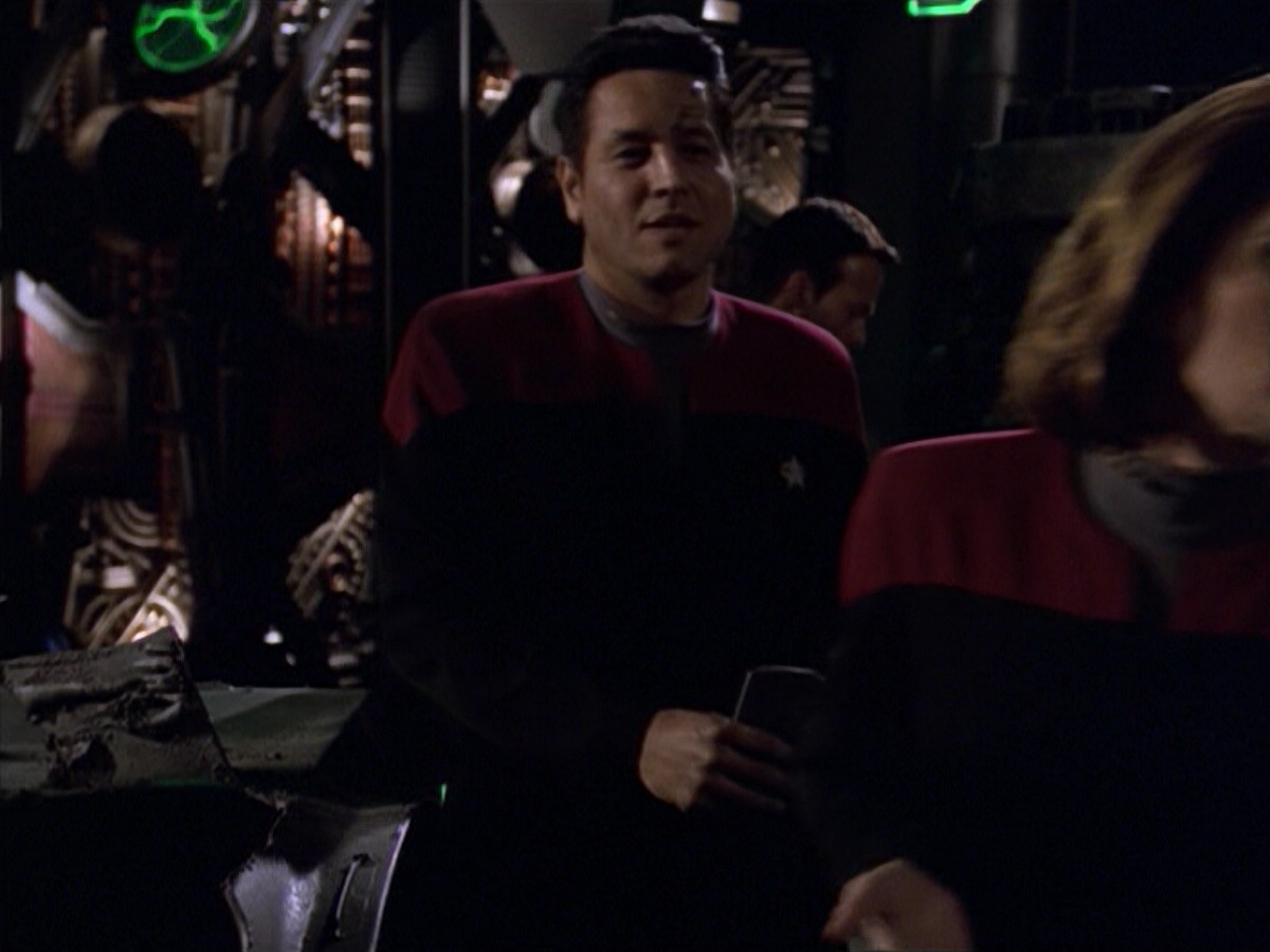 ariane179254_StarTrekVoyager_5x15_5x16_DarkFrontier_0543.jpg