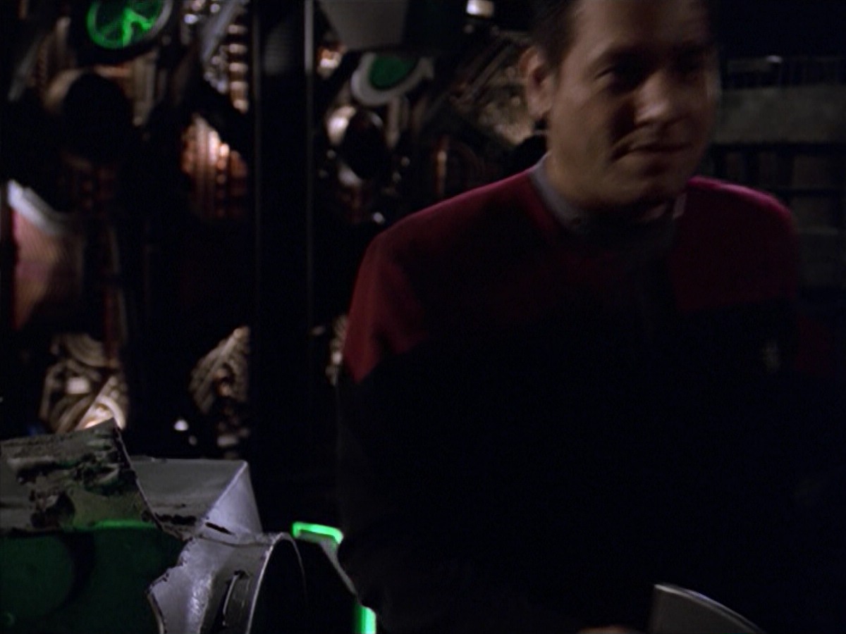 ariane179254_StarTrekVoyager_5x15_5x16_DarkFrontier_0544.jpg