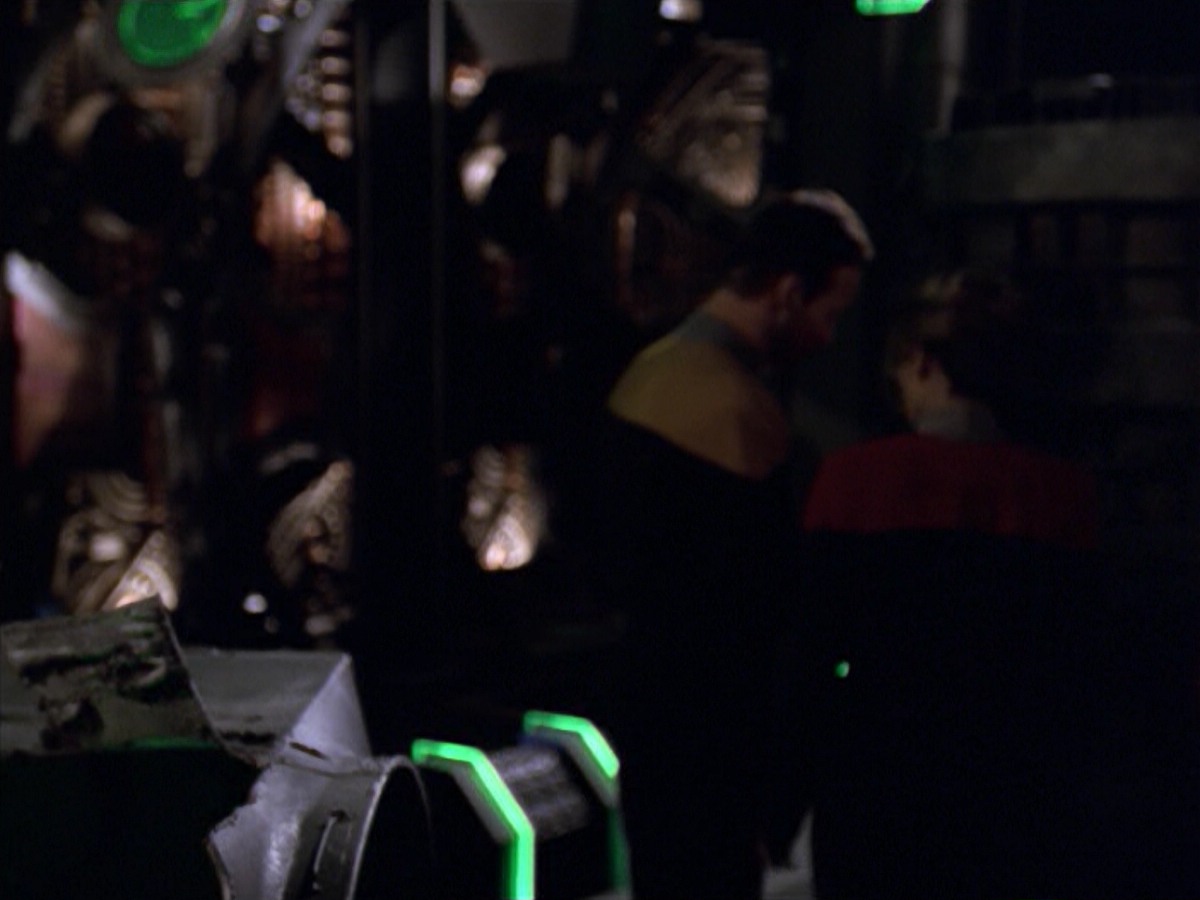 ariane179254_StarTrekVoyager_5x15_5x16_DarkFrontier_0545.jpg