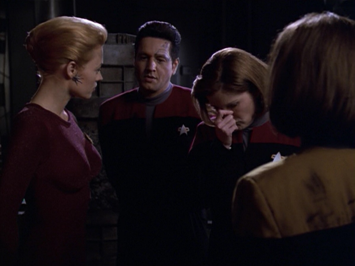 ariane179254_StarTrekVoyager_5x15_5x16_DarkFrontier_0573.jpg