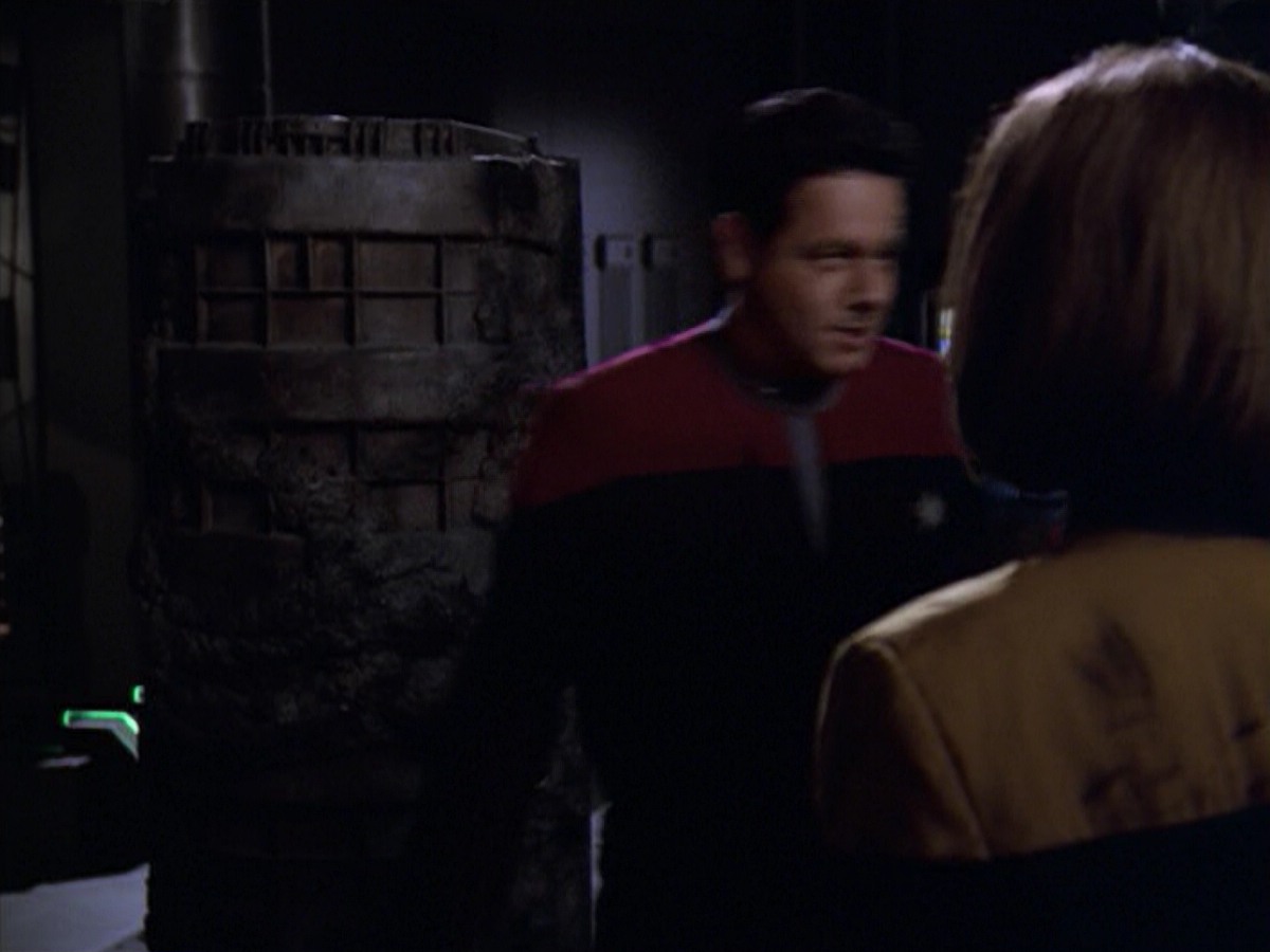 ariane179254_StarTrekVoyager_5x15_5x16_DarkFrontier_0580.jpg