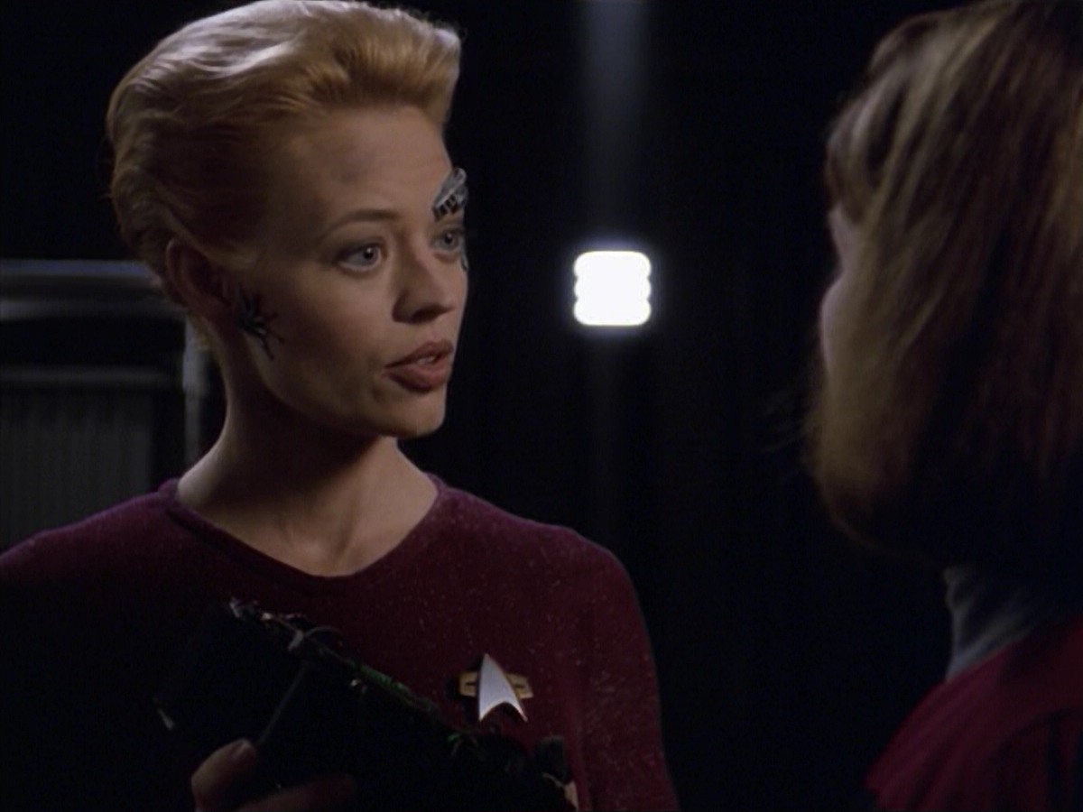 ariane179254_StarTrekVoyager_5x15_5x16_DarkFrontier_0589.jpg