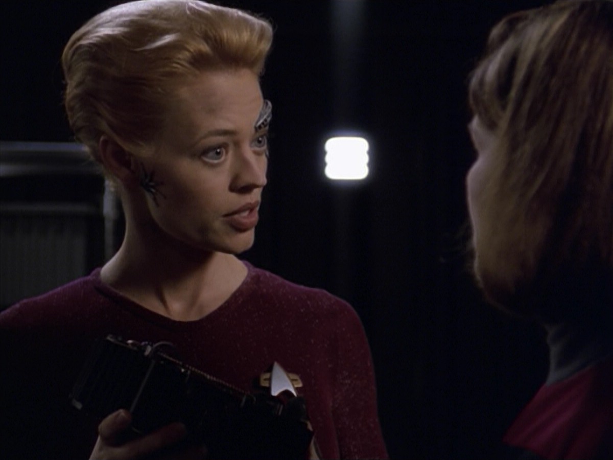 ariane179254_StarTrekVoyager_5x15_5x16_DarkFrontier_0598.jpg