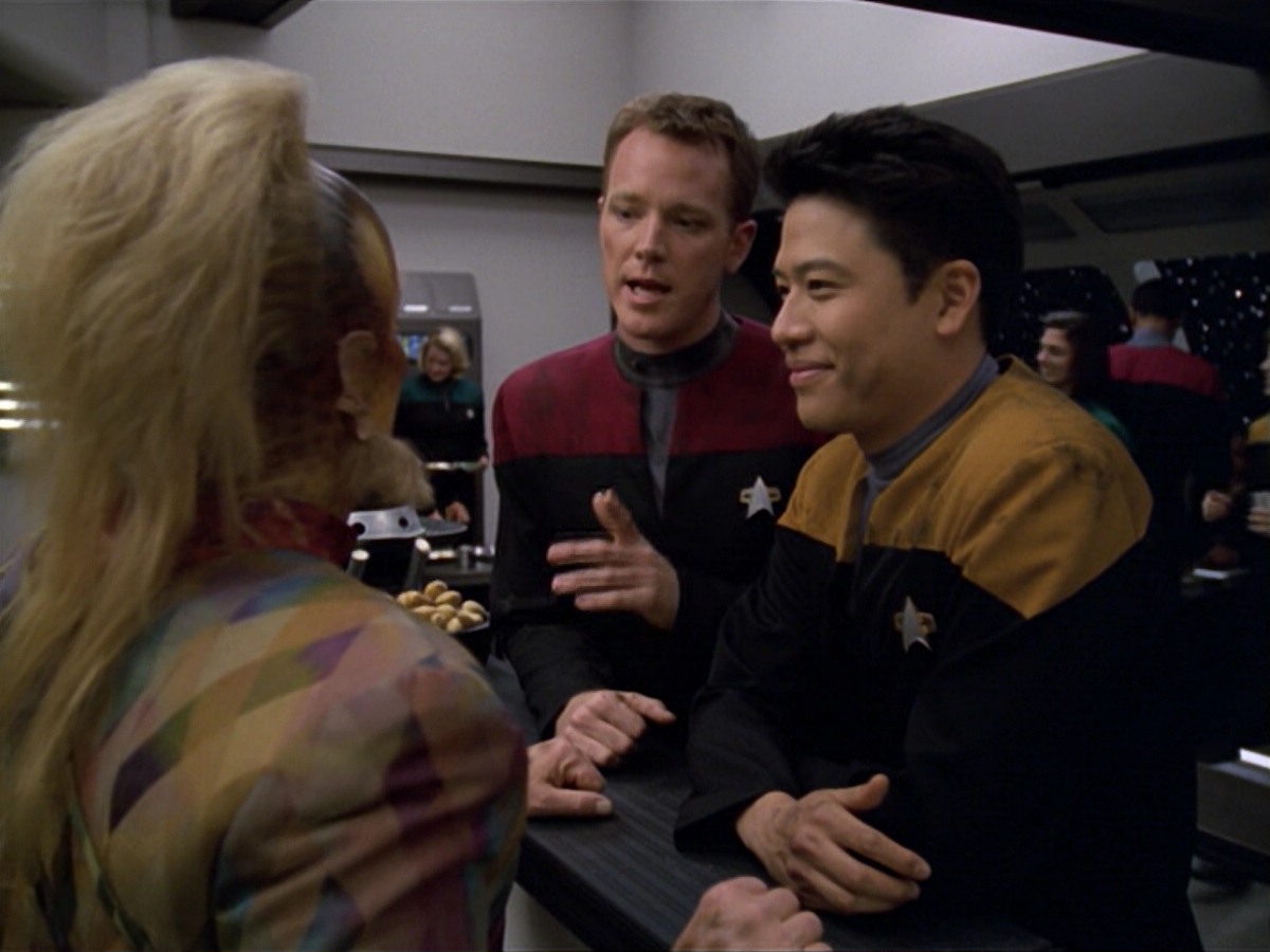 ariane179254_StarTrekVoyager_5x15_5x16_DarkFrontier_0644.jpg