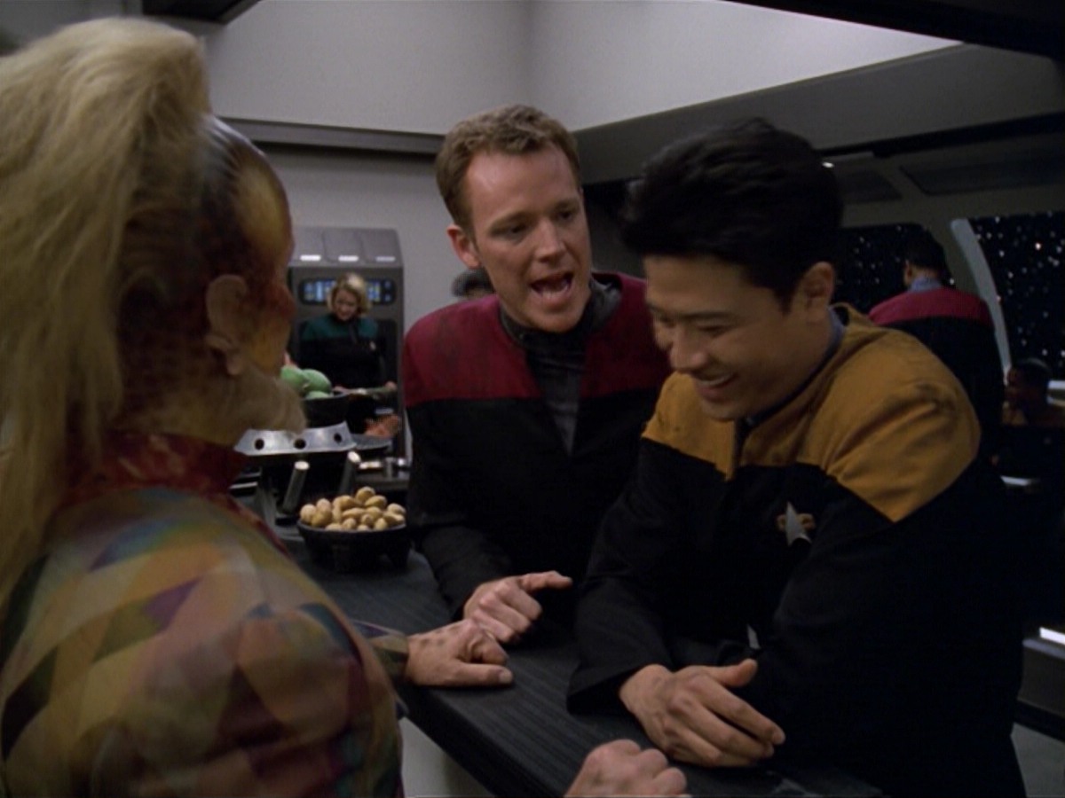 ariane179254_StarTrekVoyager_5x15_5x16_DarkFrontier_0648.jpg