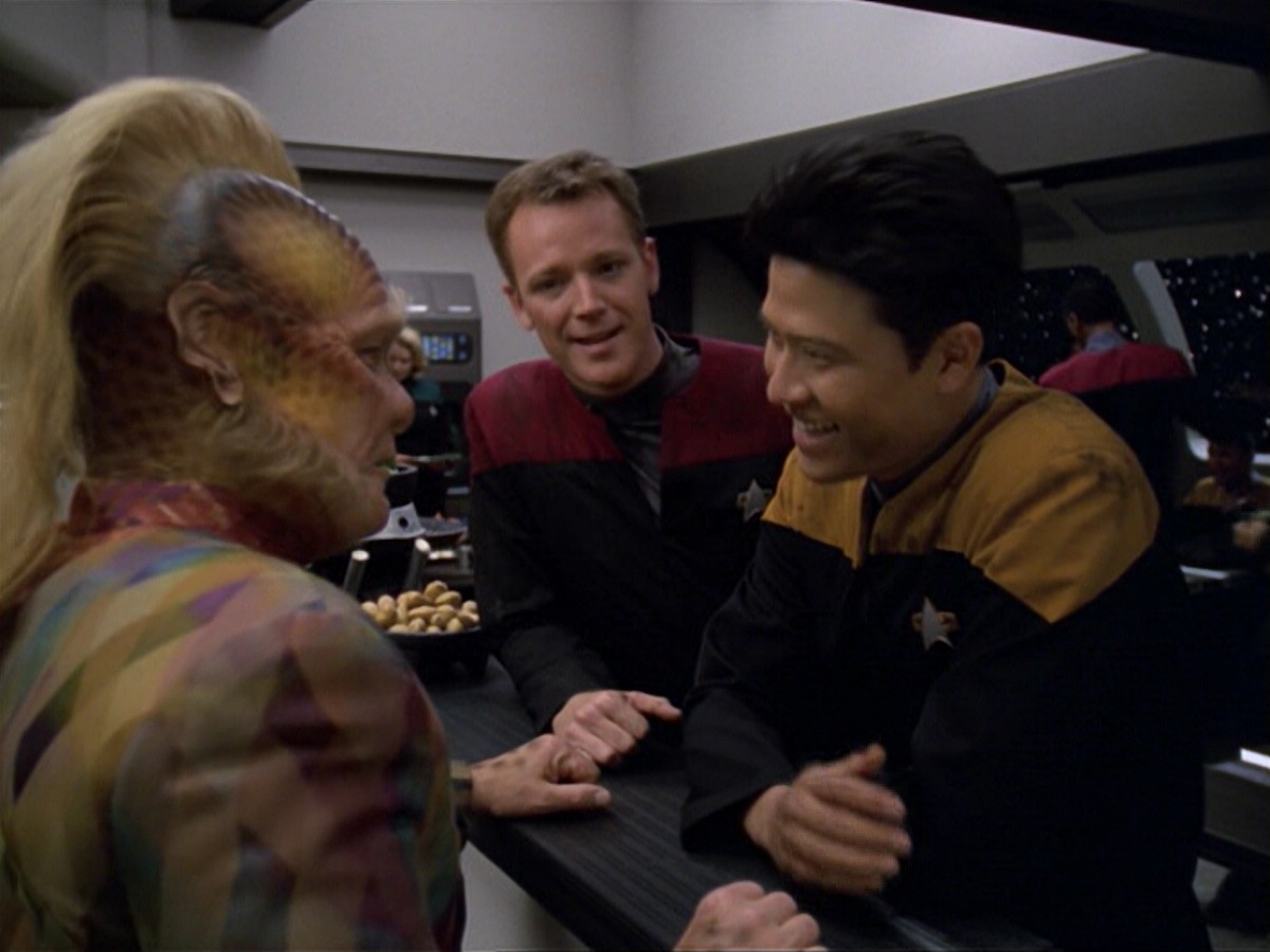 ariane179254_StarTrekVoyager_5x15_5x16_DarkFrontier_0650.jpg