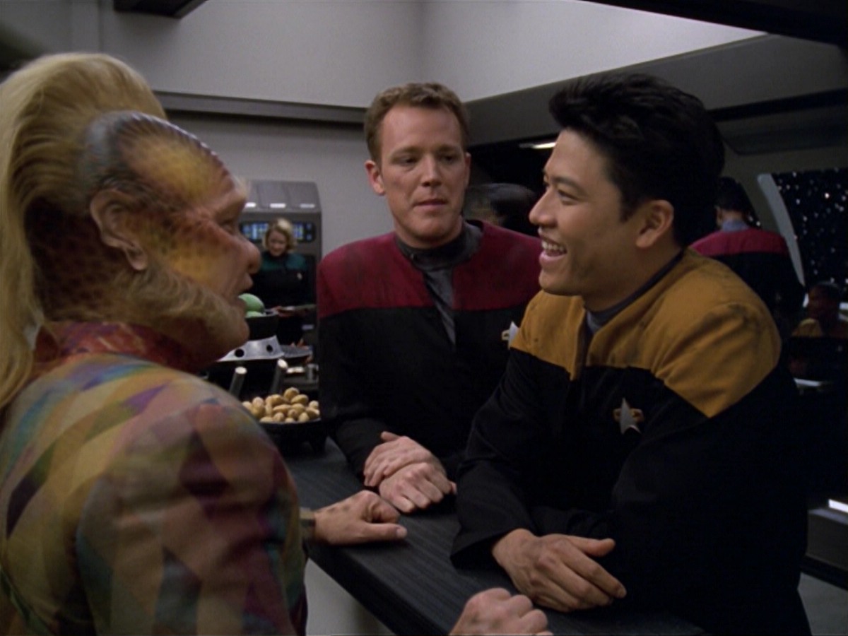 ariane179254_StarTrekVoyager_5x15_5x16_DarkFrontier_0652.jpg