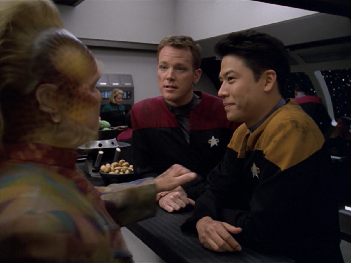 ariane179254_StarTrekVoyager_5x15_5x16_DarkFrontier_0657.jpg