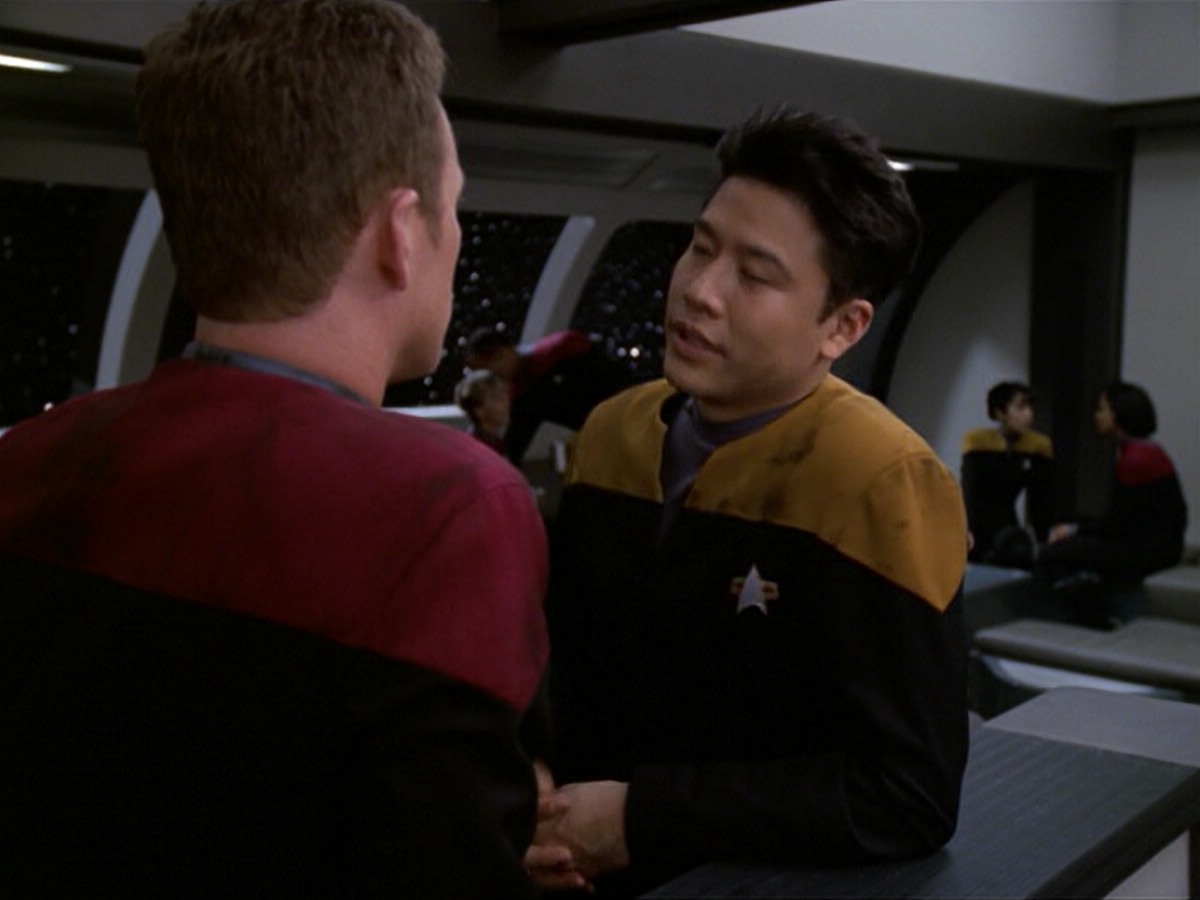 ariane179254_StarTrekVoyager_5x15_5x16_DarkFrontier_0676.jpg