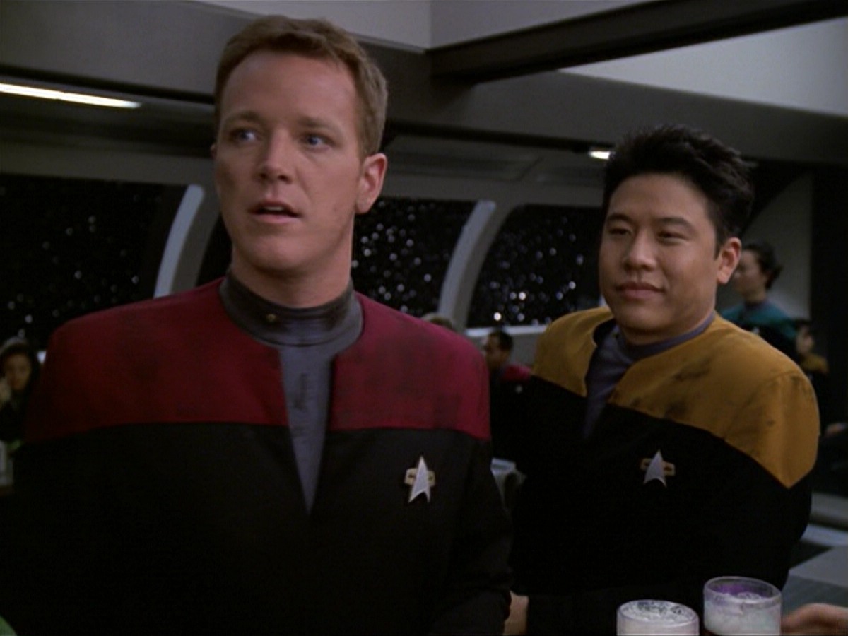 ariane179254_StarTrekVoyager_5x15_5x16_DarkFrontier_0689.jpg