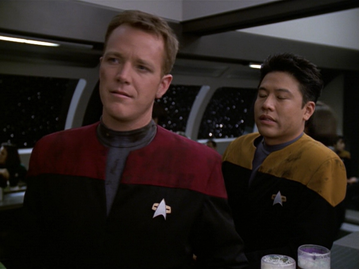 ariane179254_StarTrekVoyager_5x15_5x16_DarkFrontier_0694.jpg