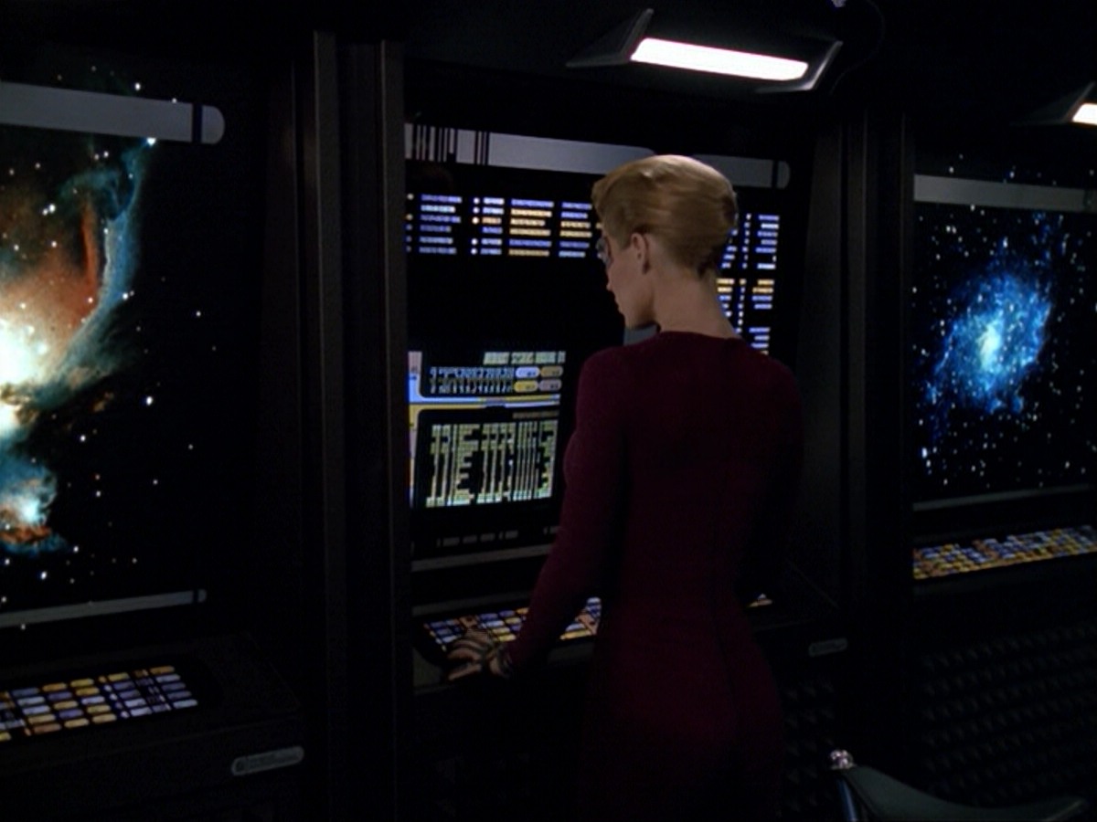 ariane179254_StarTrekVoyager_5x15_5x16_DarkFrontier_0725.jpg