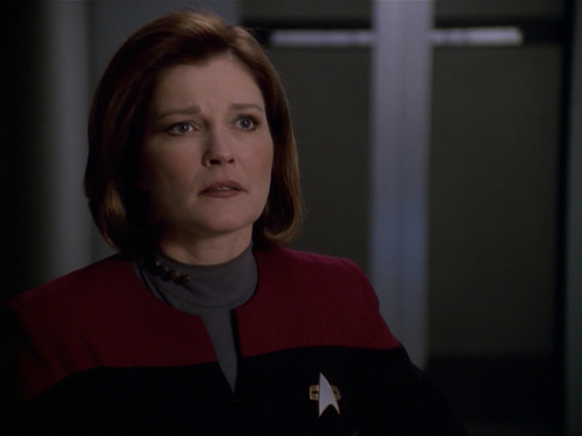 ariane179254_StarTrekVoyager_5x15_5x16_DarkFrontier_0749.jpg