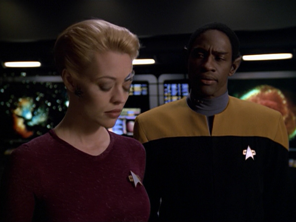 ariane179254_StarTrekVoyager_5x15_5x16_DarkFrontier_0768.jpg