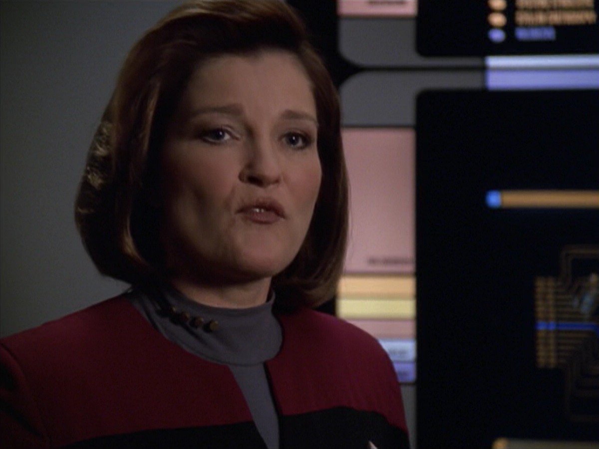 ariane179254_StarTrekVoyager_5x15_5x16_DarkFrontier_0805.jpg