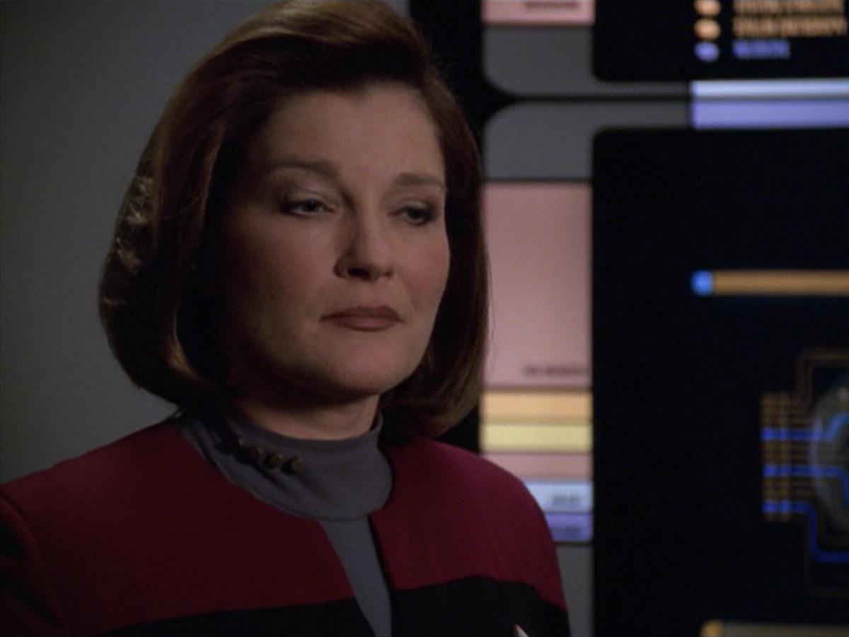 ariane179254_StarTrekVoyager_5x15_5x16_DarkFrontier_0809.jpg