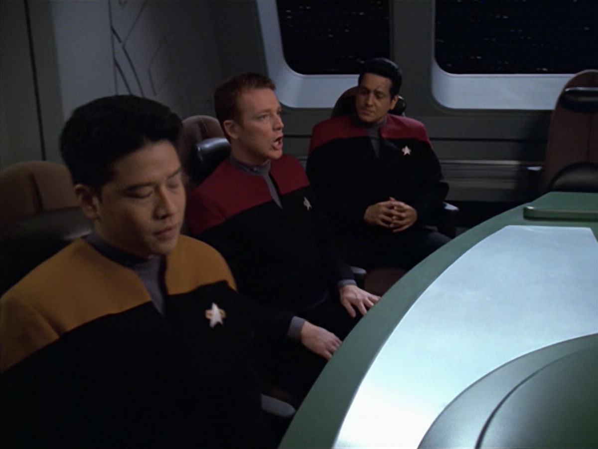 ariane179254_StarTrekVoyager_5x15_5x16_DarkFrontier_0816.jpg