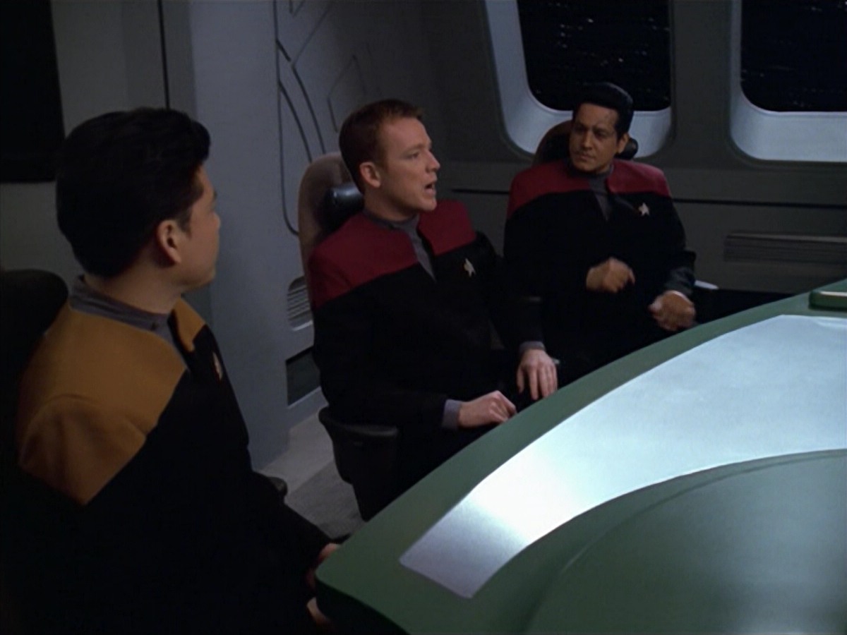 ariane179254_StarTrekVoyager_5x15_5x16_DarkFrontier_0817.jpg
