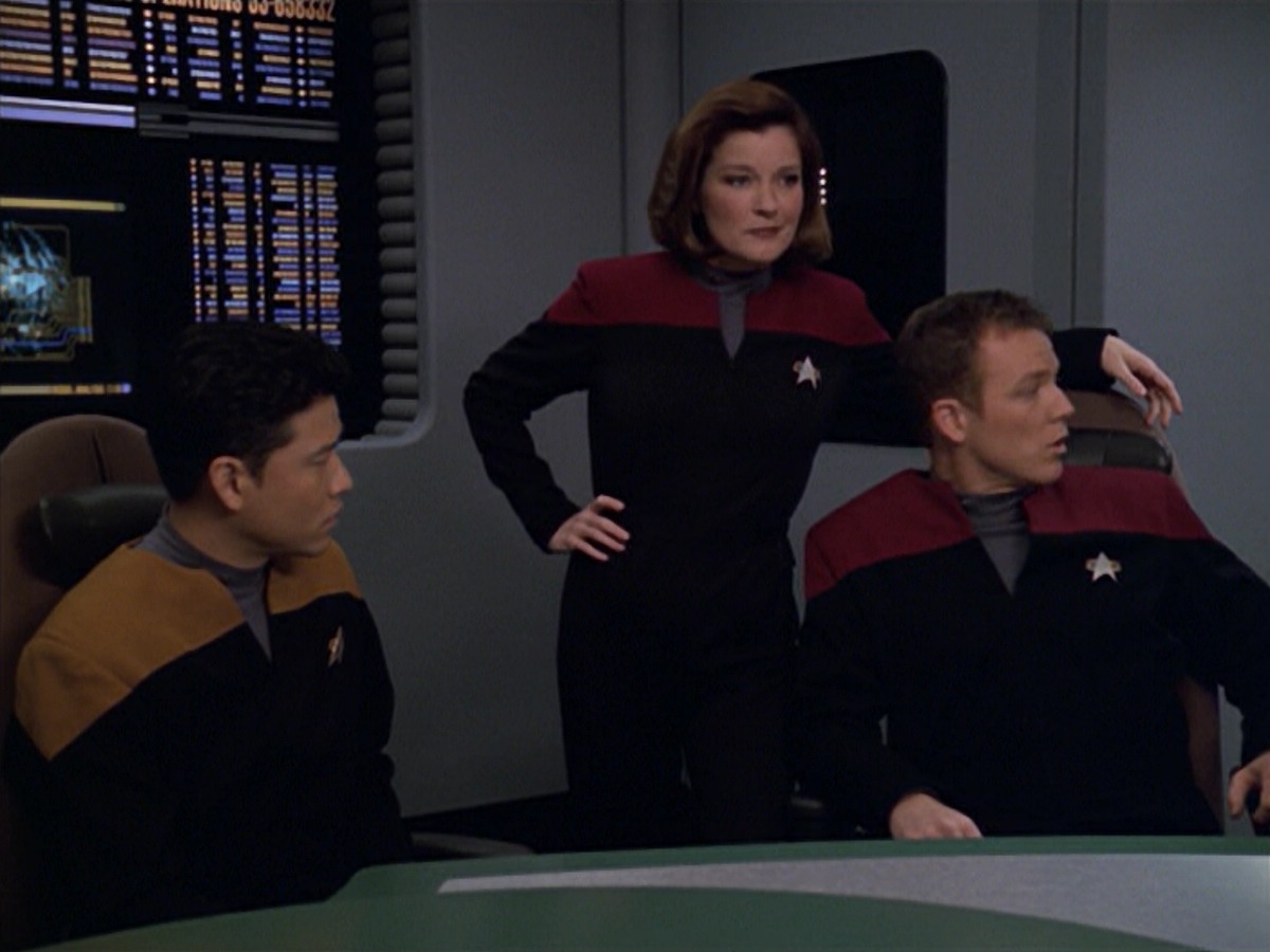 ariane179254_StarTrekVoyager_5x15_5x16_DarkFrontier_0840.jpg