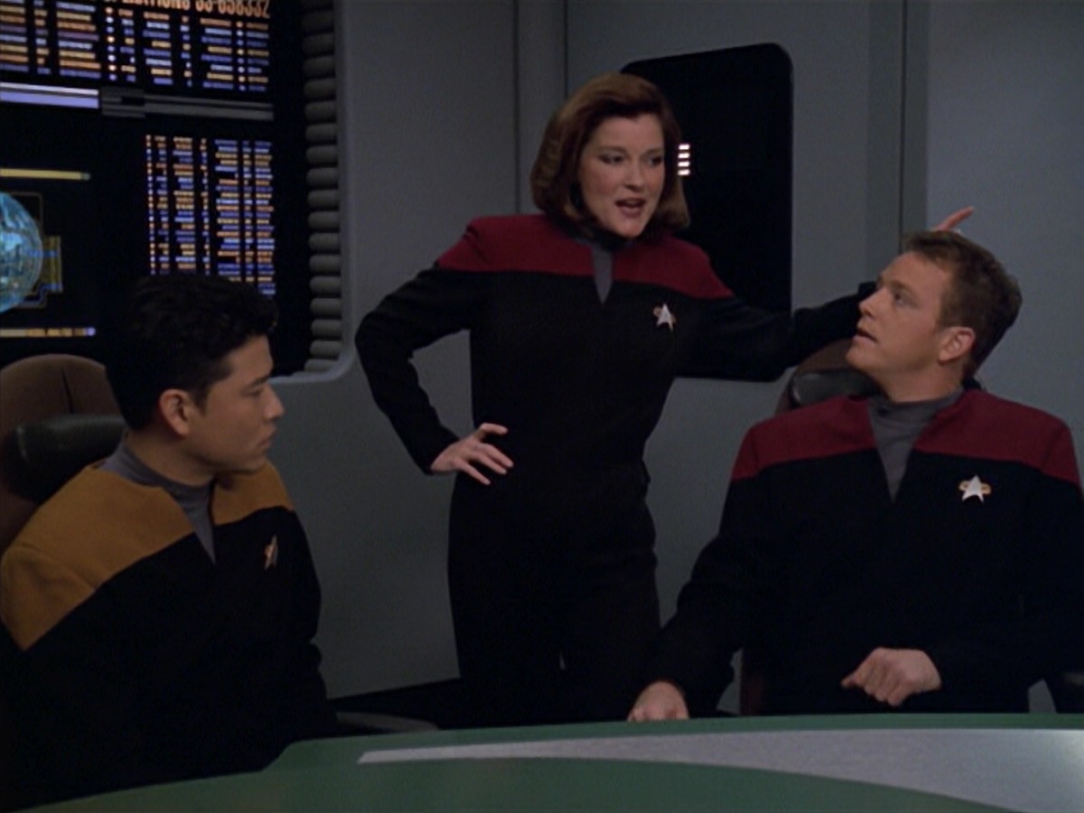 ariane179254_StarTrekVoyager_5x15_5x16_DarkFrontier_0844.jpg