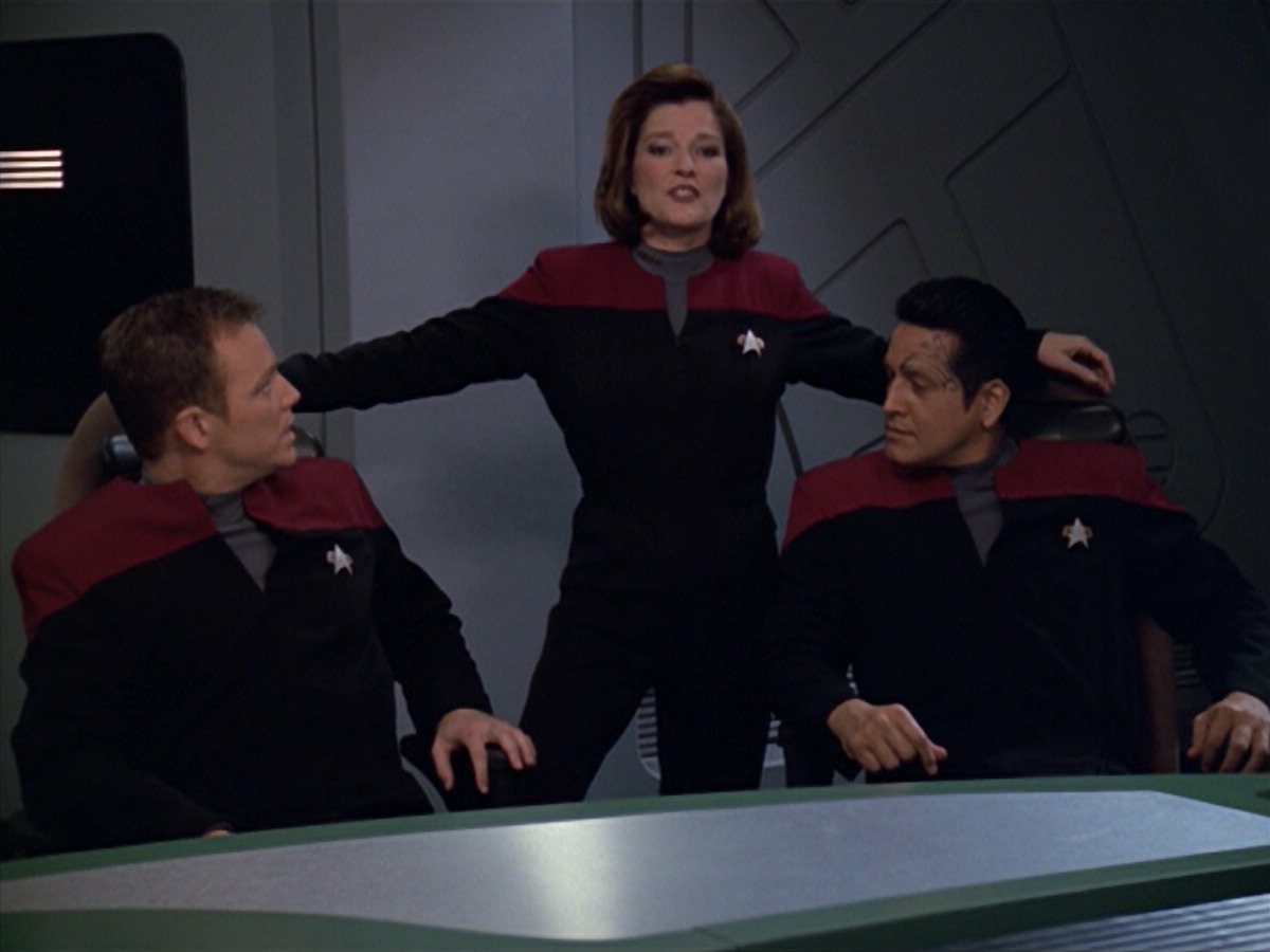 ariane179254_StarTrekVoyager_5x15_5x16_DarkFrontier_0867.jpg
