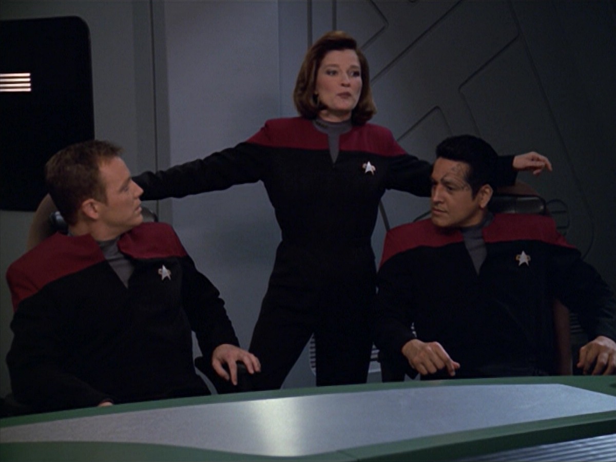 ariane179254_StarTrekVoyager_5x15_5x16_DarkFrontier_0868.jpg