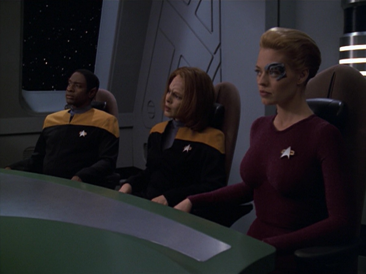 ariane179254_StarTrekVoyager_5x15_5x16_DarkFrontier_0870.jpg