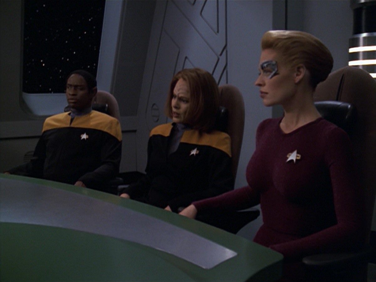 ariane179254_StarTrekVoyager_5x15_5x16_DarkFrontier_0879.jpg