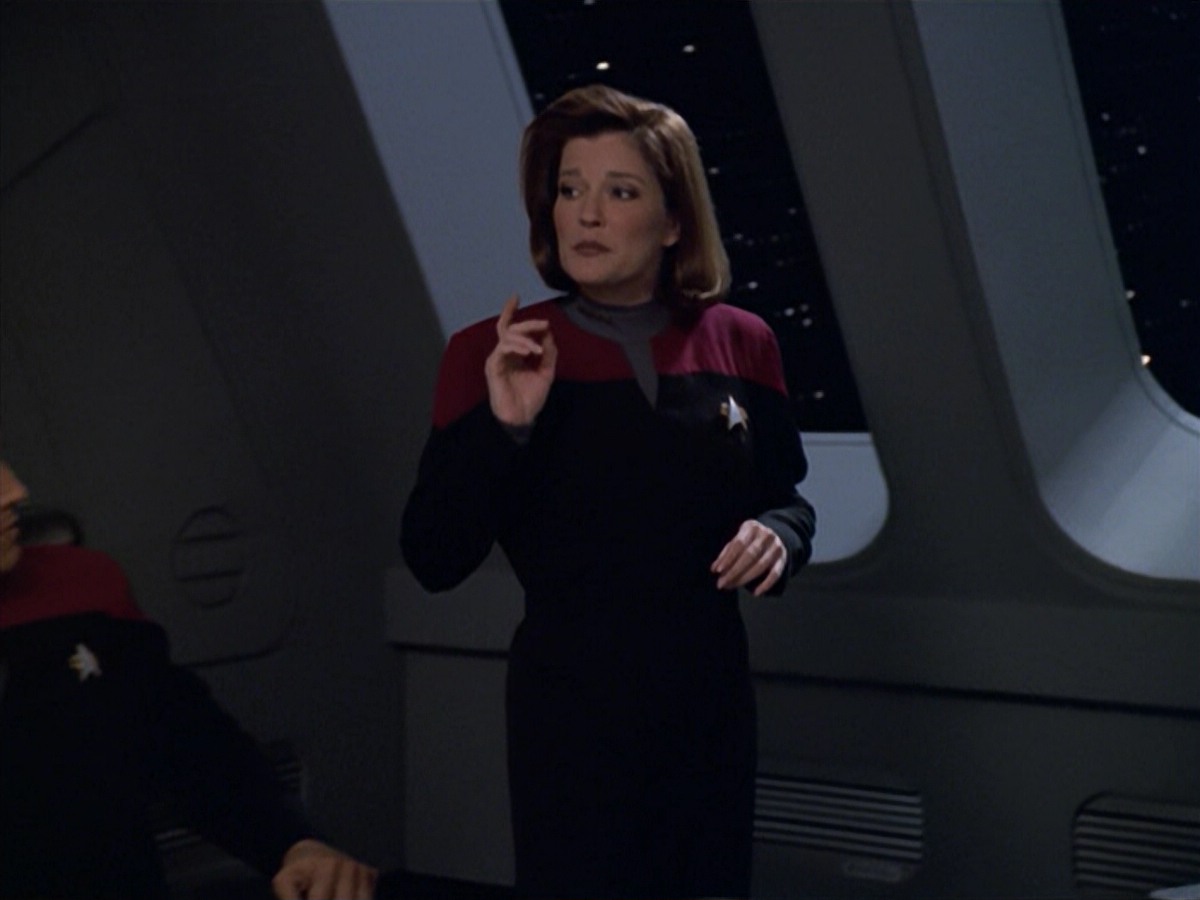 ariane179254_StarTrekVoyager_5x15_5x16_DarkFrontier_0889.jpg