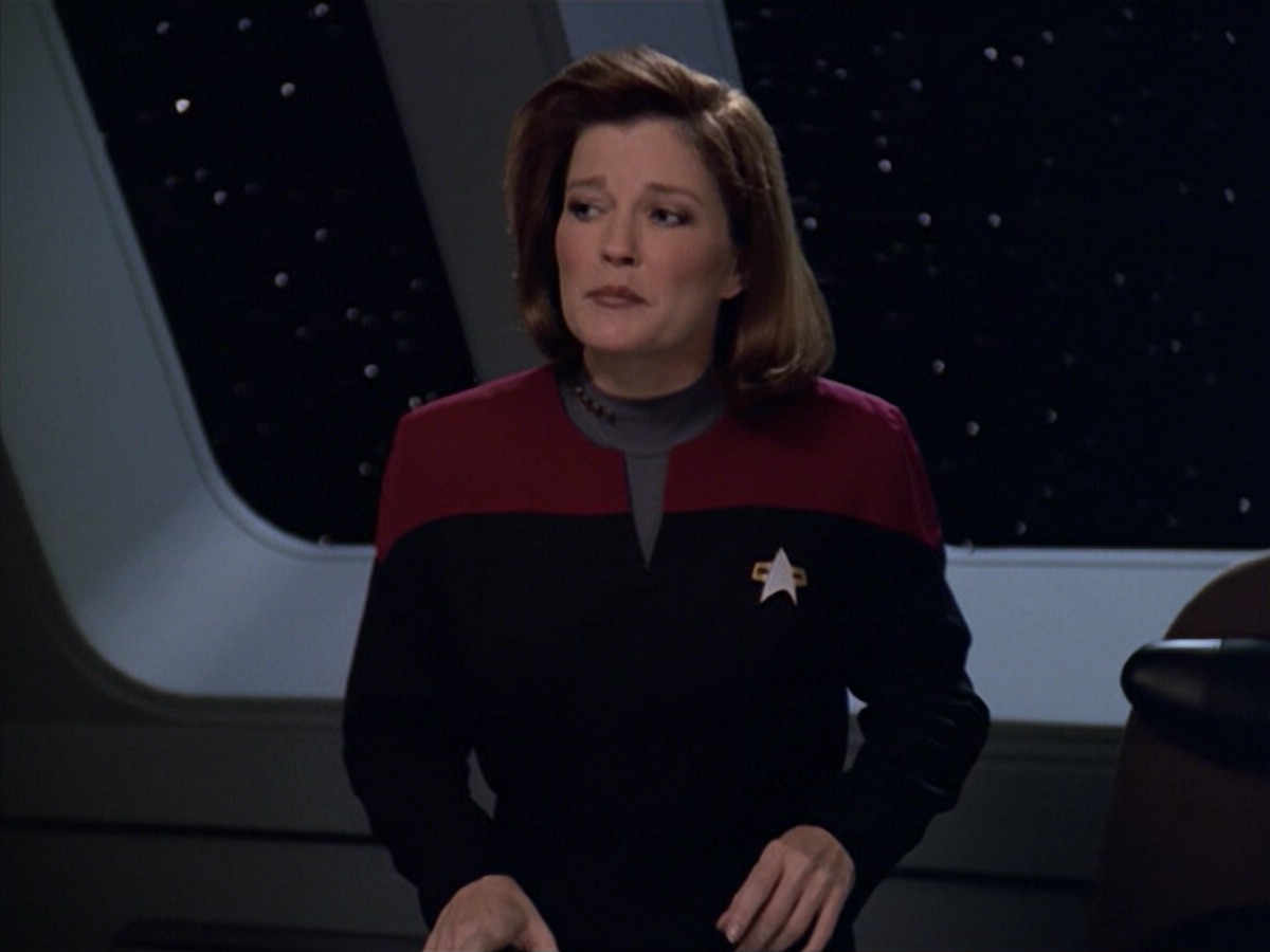ariane179254_StarTrekVoyager_5x15_5x16_DarkFrontier_0892.jpg