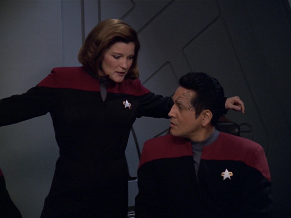 ariane179254_StarTrekVoyager_5x15_5x16_DarkFrontier_0940.jpg
