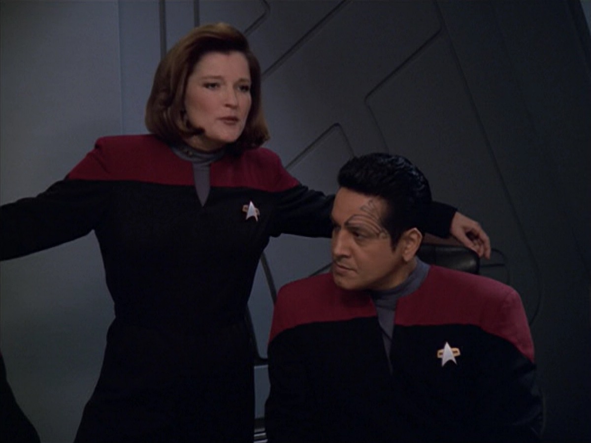 ariane179254_StarTrekVoyager_5x15_5x16_DarkFrontier_0943.jpg