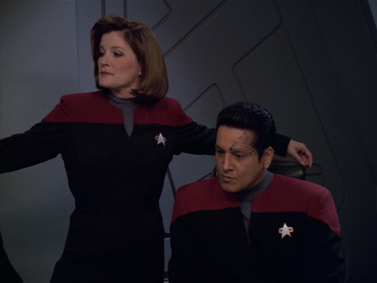 ariane179254_StarTrekVoyager_5x15_5x16_DarkFrontier_0946.jpg