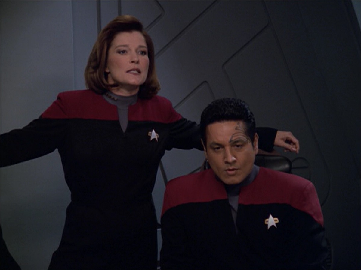 ariane179254_StarTrekVoyager_5x15_5x16_DarkFrontier_0952.jpg