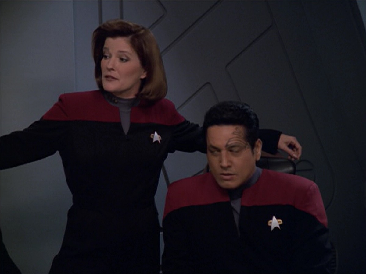 ariane179254_StarTrekVoyager_5x15_5x16_DarkFrontier_0954.jpg