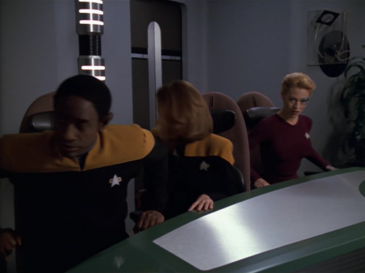 ariane179254_StarTrekVoyager_5x15_5x16_DarkFrontier_0958.jpg
