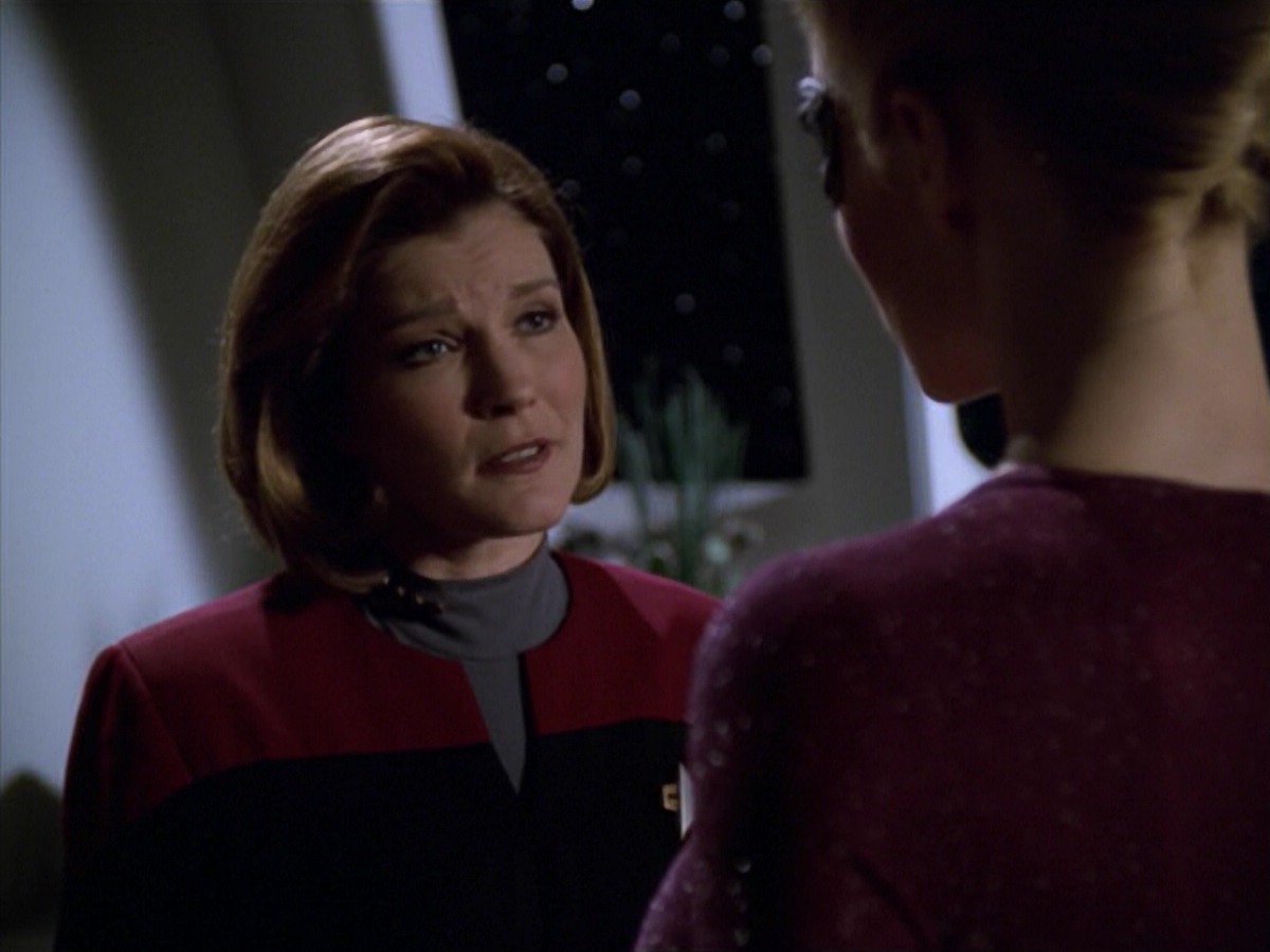 ariane179254_StarTrekVoyager_5x15_5x16_DarkFrontier_0973.jpg
