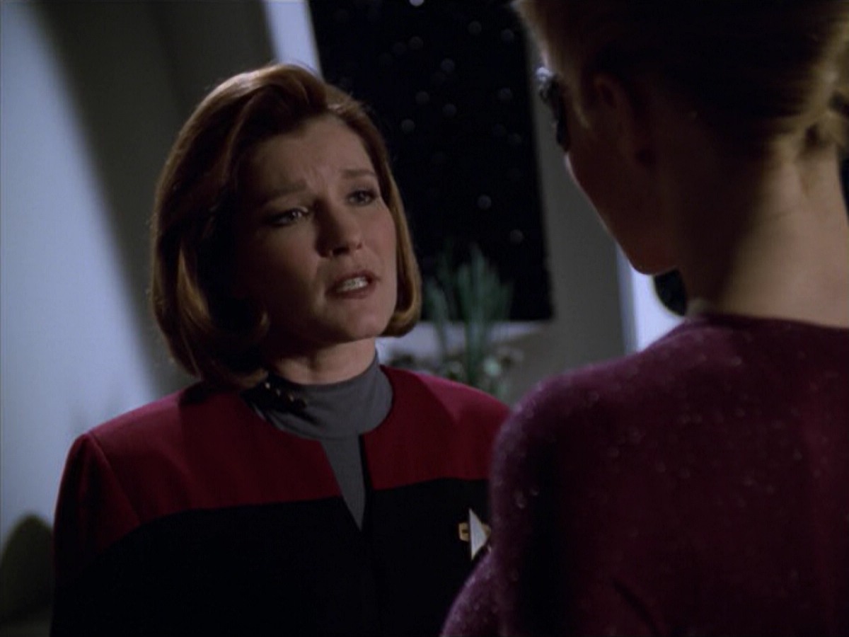 ariane179254_StarTrekVoyager_5x15_5x16_DarkFrontier_0983.jpg