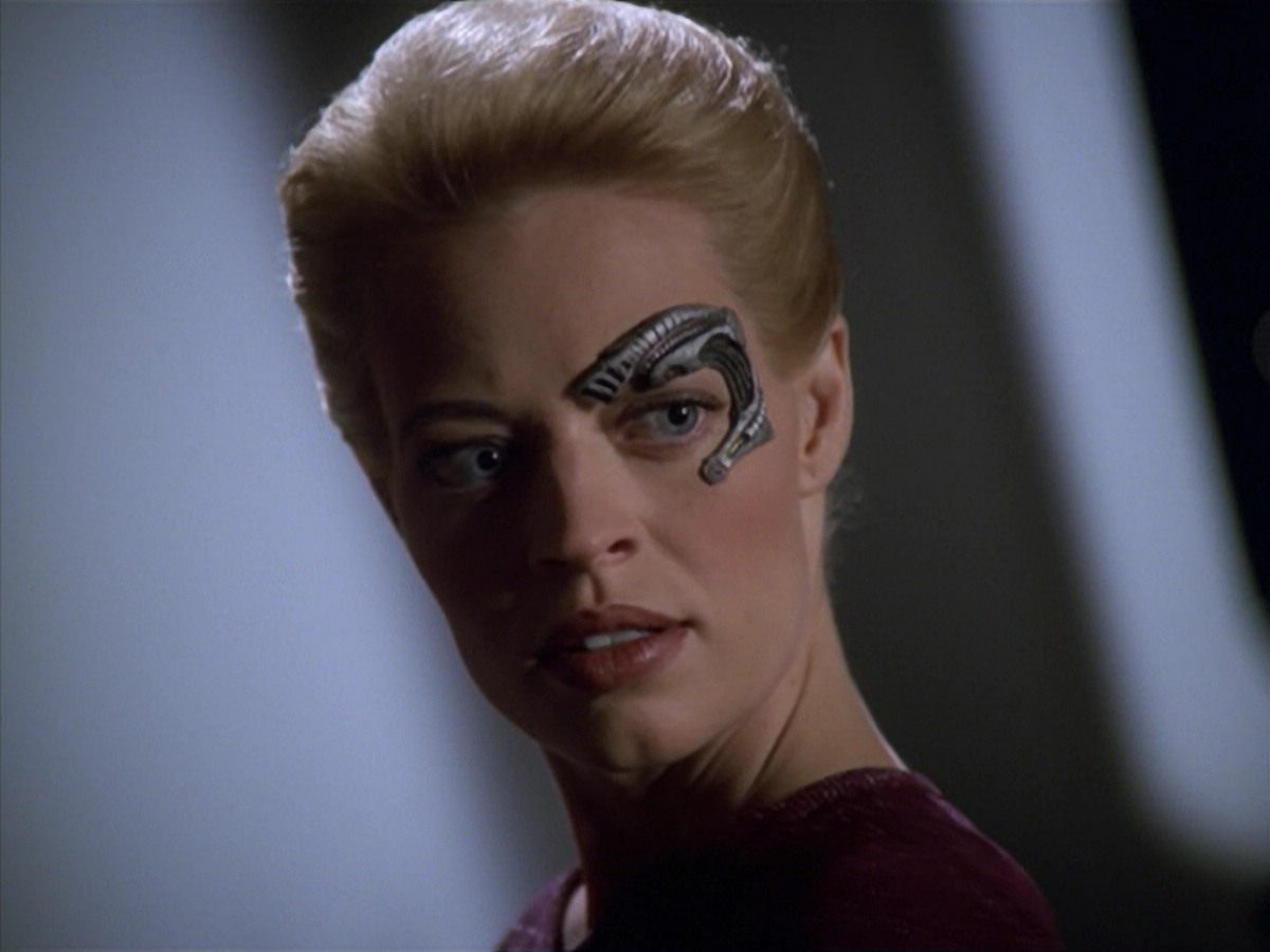 ariane179254_StarTrekVoyager_5x15_5x16_DarkFrontier_1021.jpg