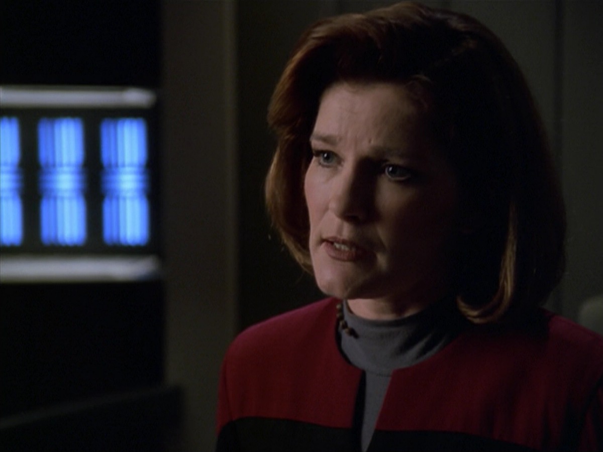 ariane179254_StarTrekVoyager_5x15_5x16_DarkFrontier_1039.jpg