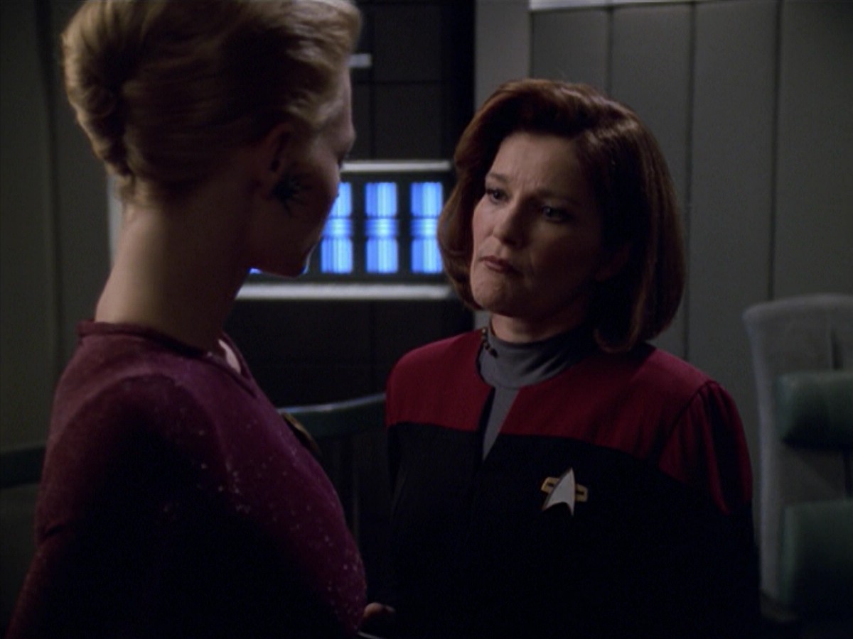 ariane179254_StarTrekVoyager_5x15_5x16_DarkFrontier_1062.jpg