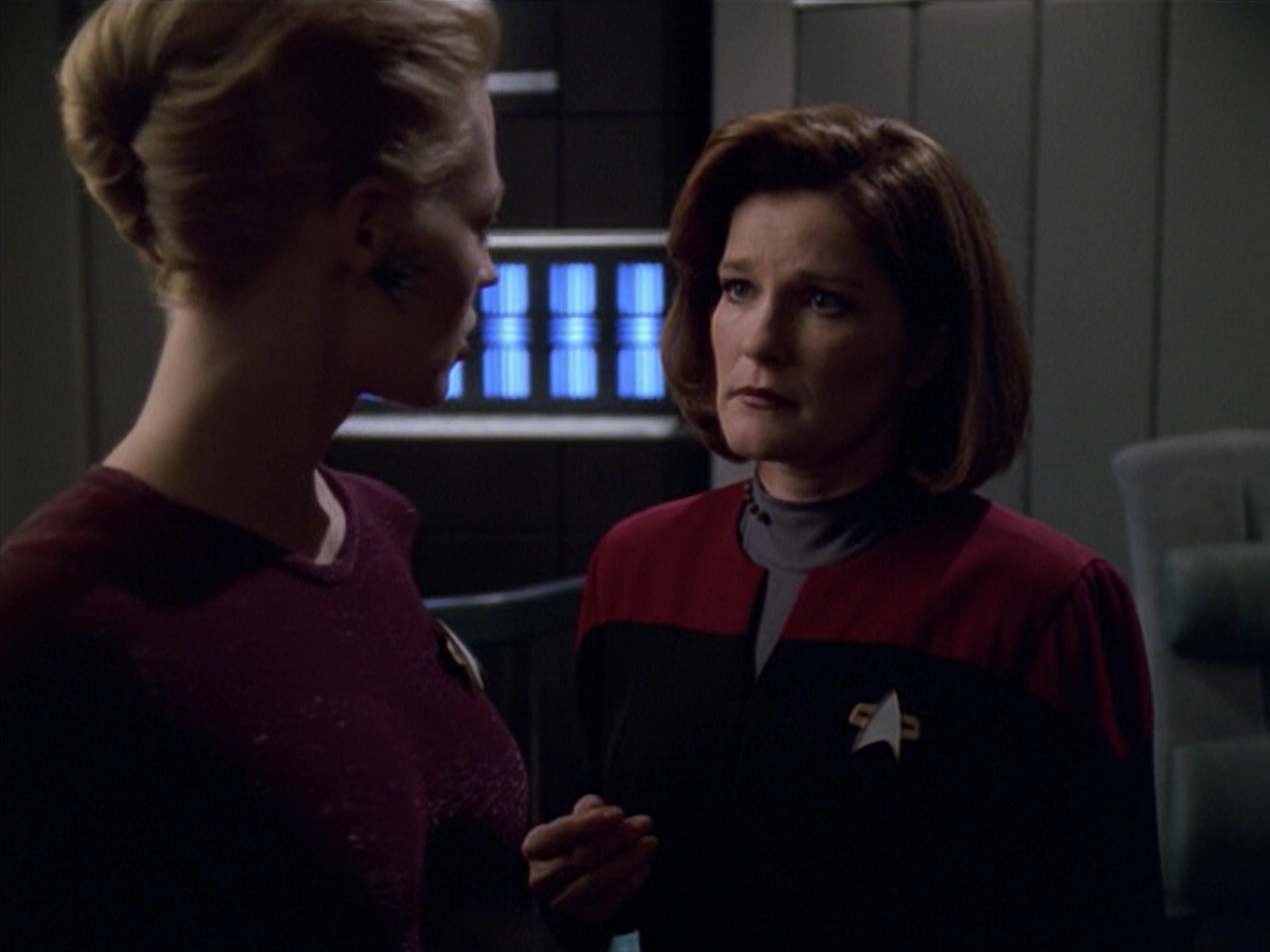 ariane179254_StarTrekVoyager_5x15_5x16_DarkFrontier_1080.jpg